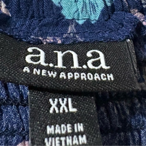 Floral Navy Blue Women's Top - Picture 7 of 7